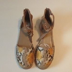 Vince Camuto Women's Binadee sandal,size 5.5